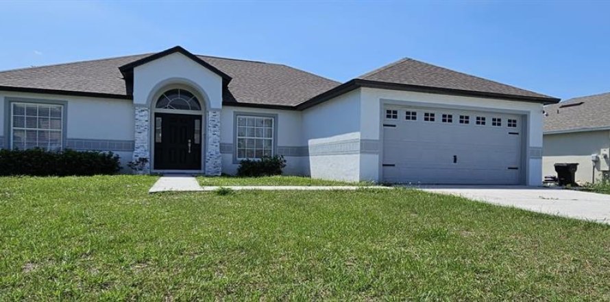 Casa en Kissimmee, Florida 4 dormitorios, 174.66 m2 № 1793475