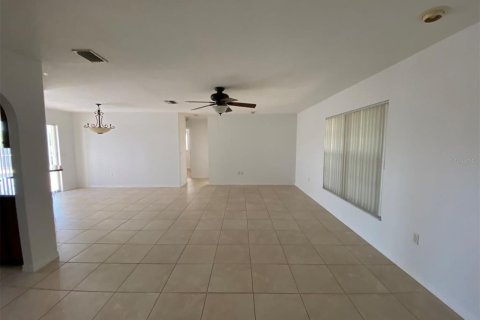 Casa en alquiler en Punta Gorda, Florida, 3 dormitorios, 130.06 m2 № 1554138 - foto 2
