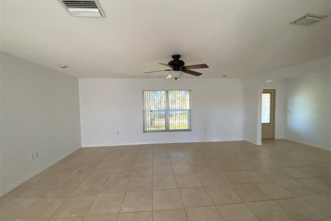 Casa en alquiler en Punta Gorda, Florida, 3 dormitorios, 130.06 m2 № 1554138 - foto 3