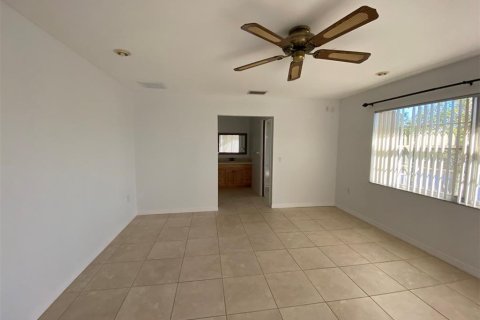 Casa en alquiler en Punta Gorda, Florida, 3 dormitorios, 130.06 m2 № 1554138 - foto 9