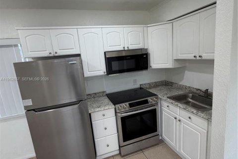 Villa ou maison à louer à Hallandale Beach, Floride: 1 chambre, 46.45 m2 № 2024167 - photo 5