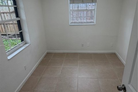 Villa ou maison à louer à Hallandale Beach, Floride: 1 chambre, 46.45 m2 № 2024167 - photo 9