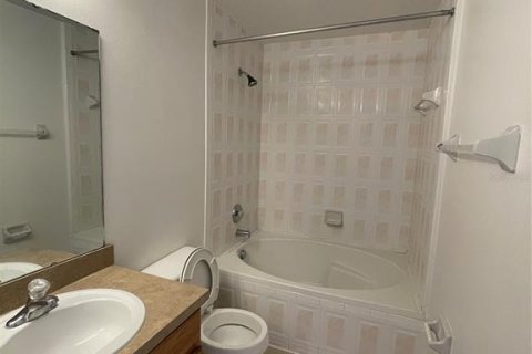 Touwnhouse à louer à Orlando, Floride: 2 chambres, 130.06 m2 № 2416226 - photo 18