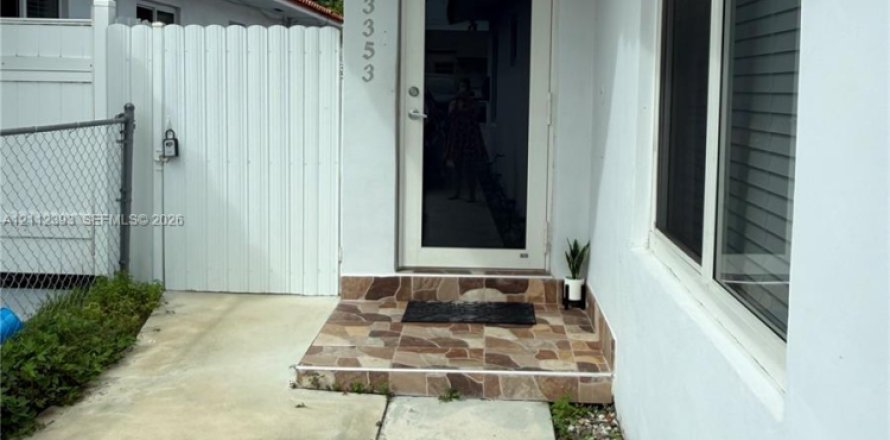 Villa ou maison à Miami, Floride 3 chambres, 212.56 m2 № 2432552