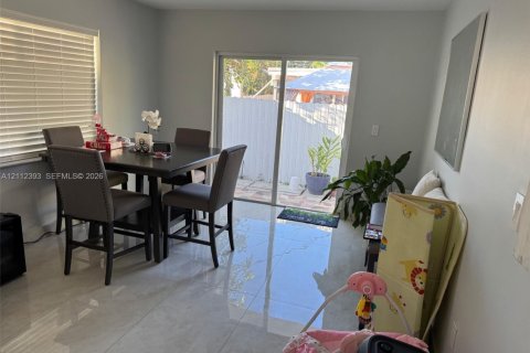 Villa ou maison à louer à Miami, Floride: 3 chambres, 212.56 m2 № 2432552 - photo 6