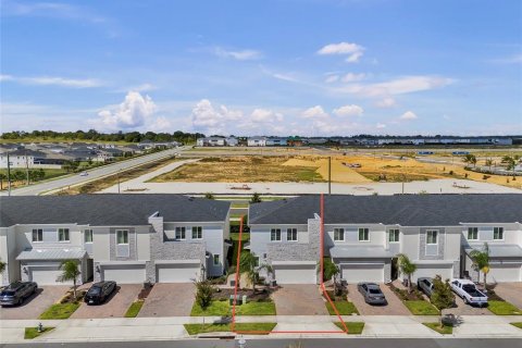 Adosado en venta en Davenport, Florida, 3 dormitorios, 184.69 m2 № 2380786 - foto 3