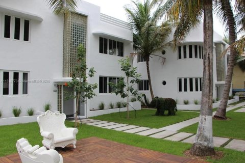 Condominio en venta en Miami Beach, Florida, 1 dormitorio, 46.82 m2 № 1779656 - foto 1