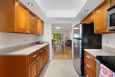 Condo in Clearwater, Florida, 3 bedrooms  № 2368873 - photo 7