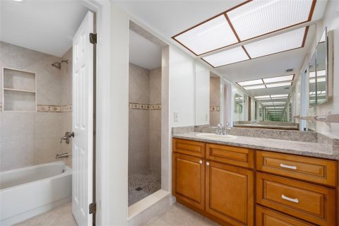 Condo in Clearwater, Florida, 3 bedrooms  № 2368873 - photo 27
