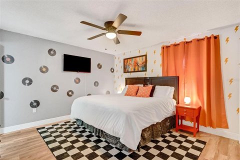 House in Winter Haven, Florida 4 bedrooms, 140.56 sq.m. № 1904312 - photo 7