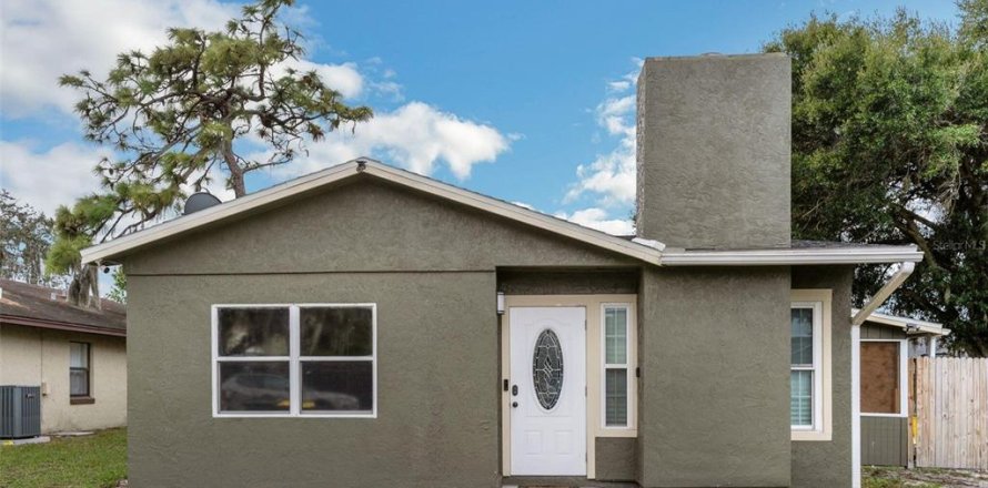 House in Winter Haven, Florida 4 bedrooms, 140.56 sq.m. № 1904312