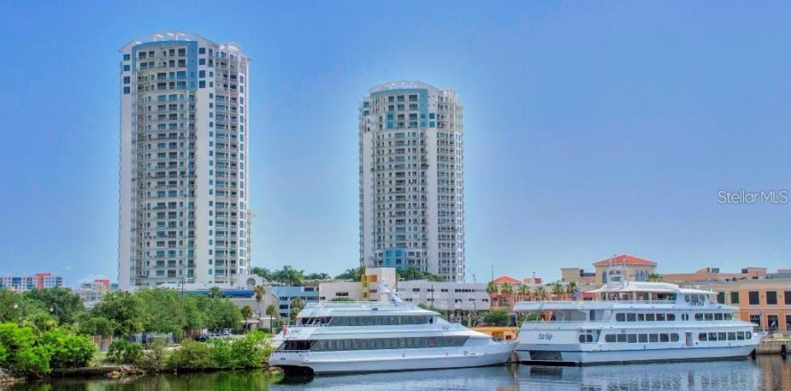 Condominio en Tampa, Florida, 2 dormitorios № 2115928