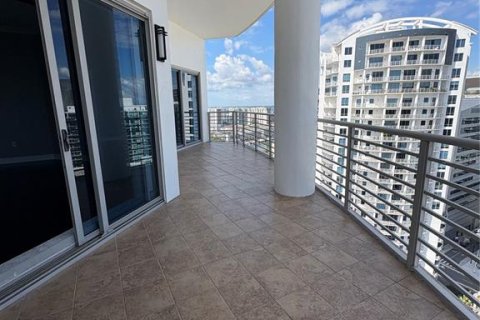 Condominio en alquiler en Tampa, Florida, 2 dormitorios, 126.63 m2 № 2115928 - foto 10