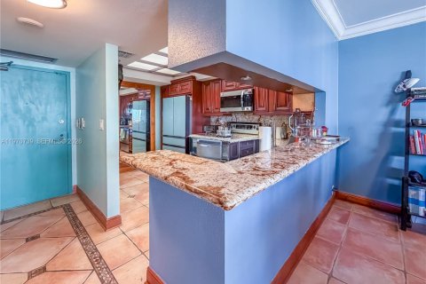 Condo in Miami, Florida, 1 bedroom  № 2052879 - photo 5
