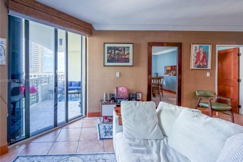 Condo in Miami, Florida, 1 bedroom  № 2052879 - photo 12