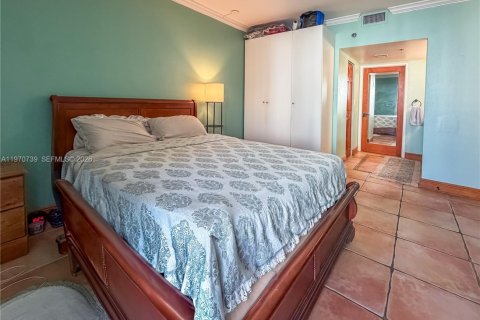 Condo in Miami, Florida, 1 bedroom  № 2052879 - photo 16