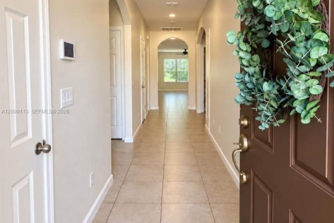 Villa ou maison à vendre à St. Lucie, Floride: 4 chambres, 210.61 m2 № 2402241 - photo 2