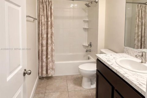 Villa ou maison à vendre à St. Lucie, Floride: 4 chambres, 210.61 m2 № 2402241 - photo 8