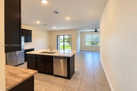 Villa ou maison à vendre à St. Lucie, Floride: 4 chambres, 210.61 m2 № 2402241 - photo 5