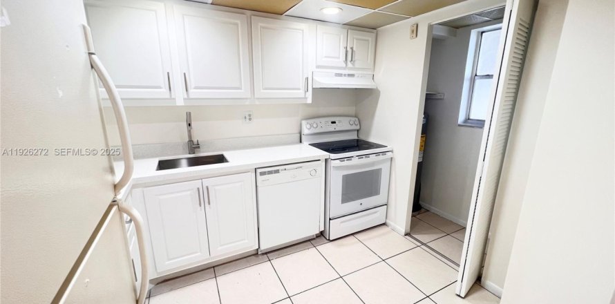 Condo à Tamarac, Floride, 2 chambres  № 1984551