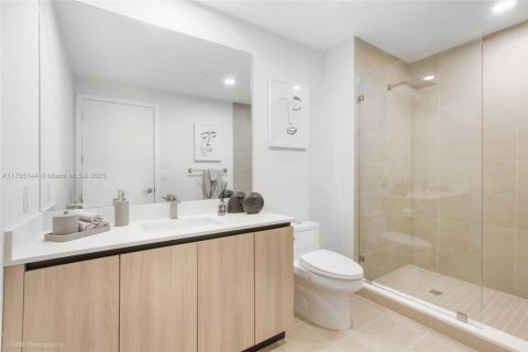 Condo in Miami, Florida, 2 bedrooms  № 1977265 - photo 8