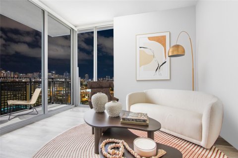 Condo in Miami, Florida, 2 bedrooms  № 1977265 - photo 5