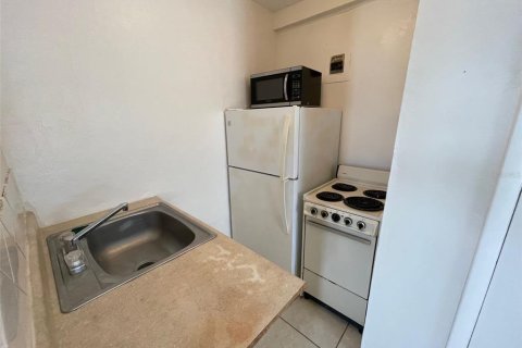 Apartamento en alquiler en Daytona Beach, Florida, 1 habitación, 23.23 m2 № 2106077 - foto 13