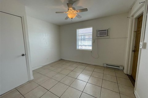 Apartamento en alquiler en Daytona Beach, Florida, 1 habitación, 23.23 m2 № 2106077 - foto 9