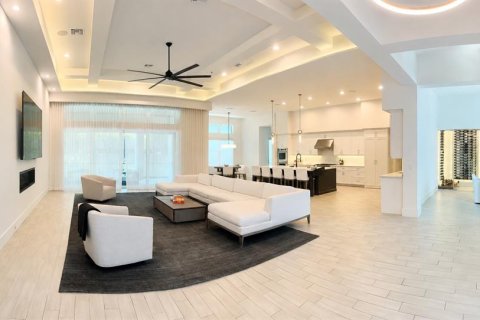 Casa en venta en Tampa, Florida, 4 dormitorios, 496.19 m2 № 2324058 - foto 4