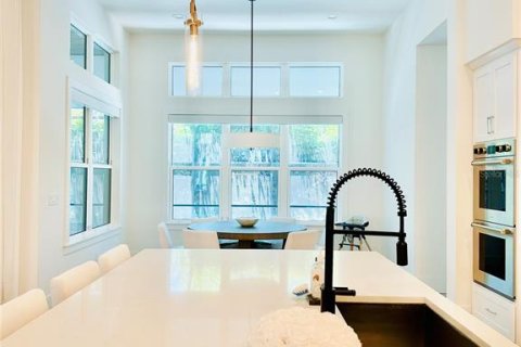 Casa en venta en Tampa, Florida, 4 dormitorios, 496.19 m2 № 2324058 - foto 8