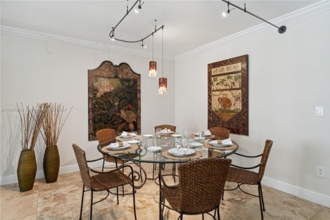 Купить кондоминиум в Серфсайд, Флорида 2 спальни, 167.22м2, № 1959594 - фото 12