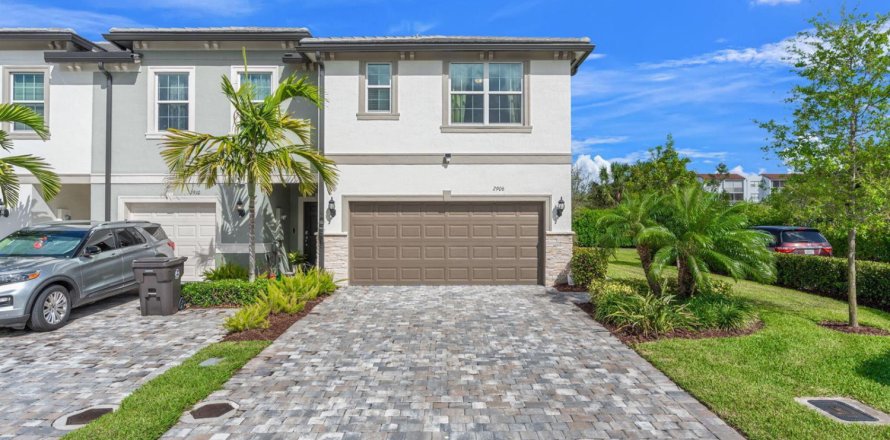 Townhouse in Lauderdale Lakes, Florida 3 bedrooms, 137.68 sq.m. № 2083204