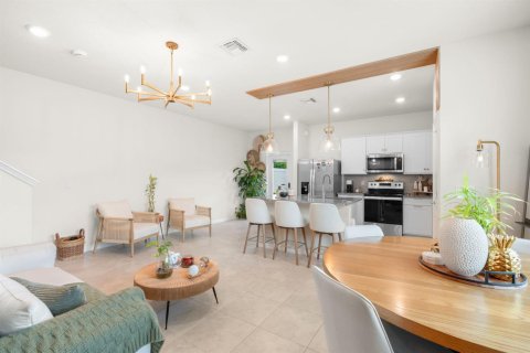 Townhouse in Lauderdale Lakes, Florida 3 bedrooms, 137.68 sq.m. № 2083204 - photo 9