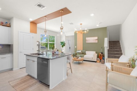 Townhouse in Lauderdale Lakes, Florida 3 bedrooms, 137.68 sq.m. № 2083204 - photo 15