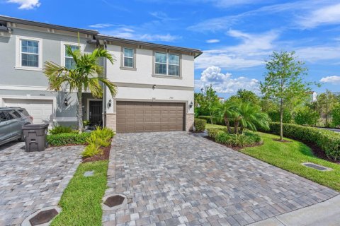 Townhouse in Lauderdale Lakes, Florida 3 bedrooms, 137.68 sq.m. № 2083204 - photo 2