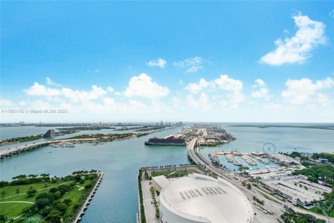 Купить кондоминиум в Майами, Флорида 2 спальни, 112.23м2, № 1920355 - фото 2