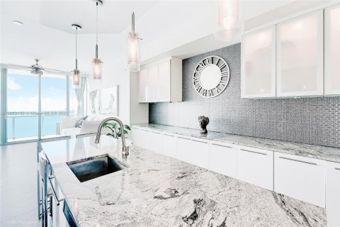 Купить кондоминиум в Майами, Флорида 2 спальни, 112.23м2, № 1920355 - фото 3