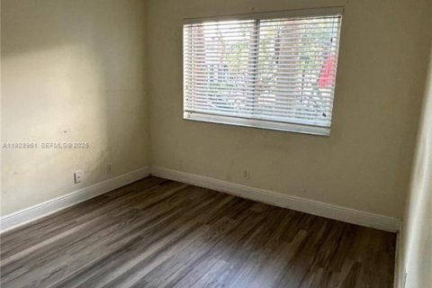 Copropriété à louer à Tamarac, Floride: 1 chambre, 64.57 m2 № 1987810 - photo 5