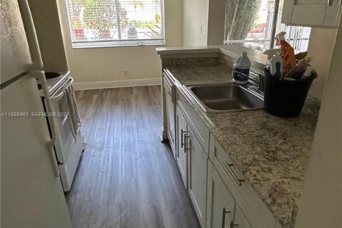 Copropriété à louer à Tamarac, Floride: 1 chambre, 64.57 m2 № 1987810 - photo 14