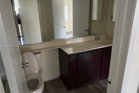 Copropriété à louer à Tamarac, Floride: 1 chambre, 64.57 m2 № 1987810 - photo 4