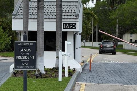 Condo in West Palm Beach, Florida, 3 bedrooms  № 2087011 - photo 15