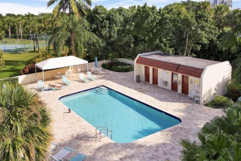 Condo in West Palm Beach, Florida, 3 bedrooms  № 2087011 - photo 19