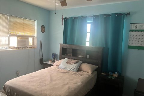 House in North Miami, Florida 3 bedrooms, 112.78 sq.m. № 2004142 - photo 8