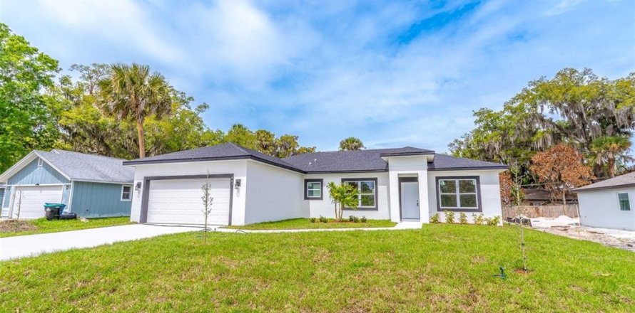 House in Palm Bay, Florida 4 bedrooms, 175.96 sq.m. № 2202804