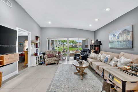 House in Delray Beach, Florida 2 bedrooms, 115.85 sq.m. № 1927619 - photo 7