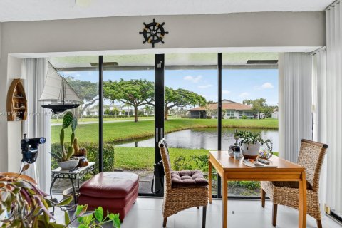 House in Delray Beach, Florida 2 bedrooms, 115.85 sq.m. № 1927619 - photo 24