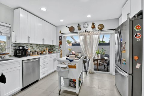 House in Delray Beach, Florida 2 bedrooms, 115.85 sq.m. № 1927619 - photo 10
