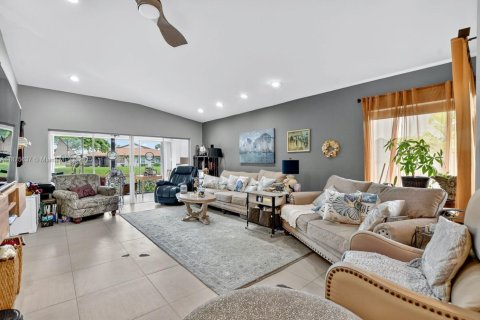 House in Delray Beach, Florida 2 bedrooms, 115.85 sq.m. № 1927619 - photo 6