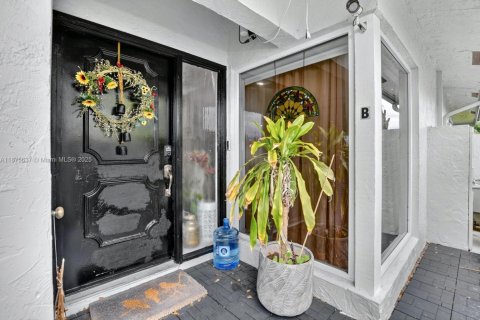 House in Delray Beach, Florida 2 bedrooms, 115.85 sq.m. № 1927619 - photo 4