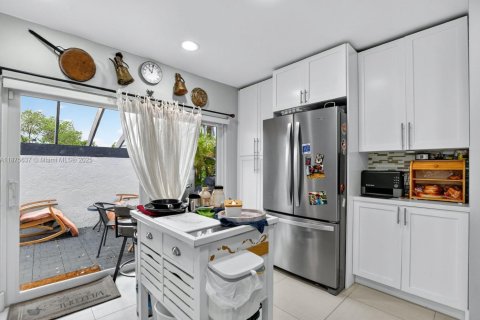 House in Delray Beach, Florida 2 bedrooms, 115.85 sq.m. № 1927619 - photo 11